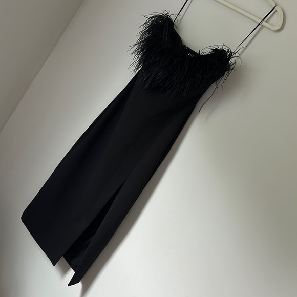 Black dress - Picture 3 of 9